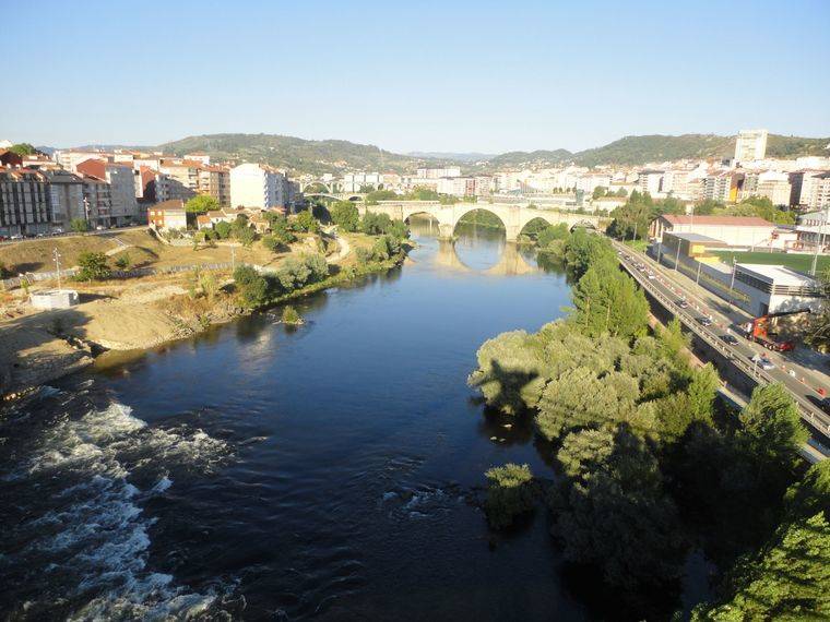 Un cadaver en el río Miño