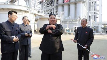 Kim Jong-un reaparece tras dársele prácticamente por muerto