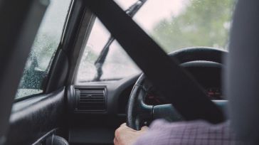 Un conductor sin carné mata a un motorista y se da a la fuga