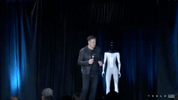 El robot 'humanoide' de Tesla para "tareas peligrosas y aburridas"