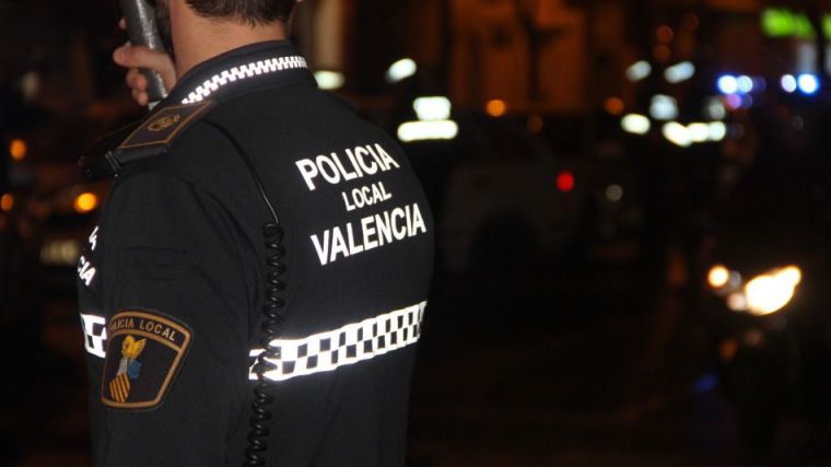 Una niña apuñala a una compañera en la puerta de un instituto