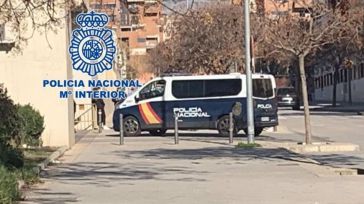 Liberado del maletero de un coche tras recibir una paliza por una mujer y sus hijos