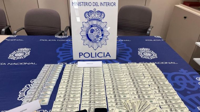 Lograron introducir más de 100.000 dólares falsos