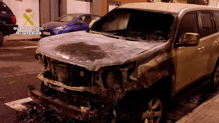 Quemaron el vehículo particular de un guardia civil en Melilla