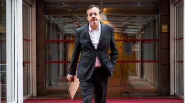 Exconsejero de Ayuso denuncia que protocolos de atención a mayores eran discriminatorios
