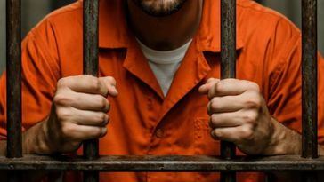 Hombre condenado a 21 meses de prisión por abusos a menores en piscinas de Pamplona