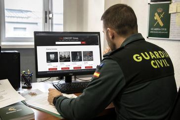 Guardia Civil y RFEF unen fuerzas contra la venta de entradas falsas para partidos de la Selección española