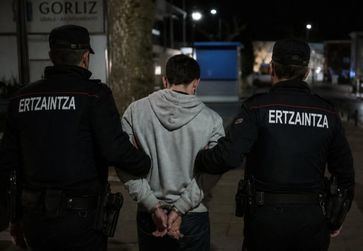 Detenido un joven en Gorliz por agresiones sexuales a mujeres