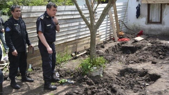 Asesinó a su mujer y la enterró en el patio de su casa