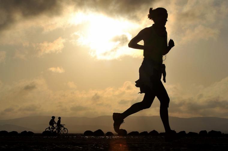 Así salvaron a una joven de ser violada mientras hacían running