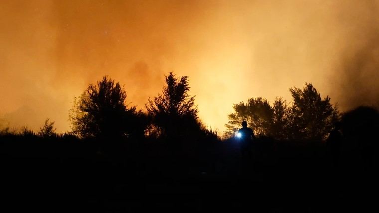 Incendios devastadores arrasan España: Descubre qué regiones están en peligro inminente