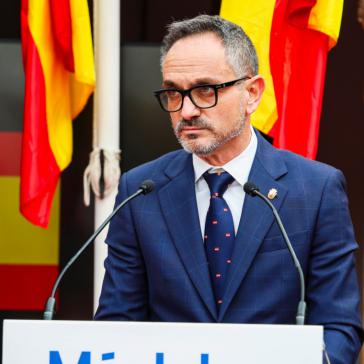 Ayuso defiende al alcalde de Móstoles y califica la denuncia de acoso como un ataque político