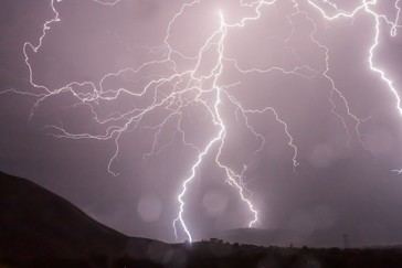 Aviso amarillo en Cantabria por lluvias y tormentas este martes y miércoles