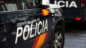 Un agente de policía en Alicante fallece tras ser atropellado por su coche patrulla