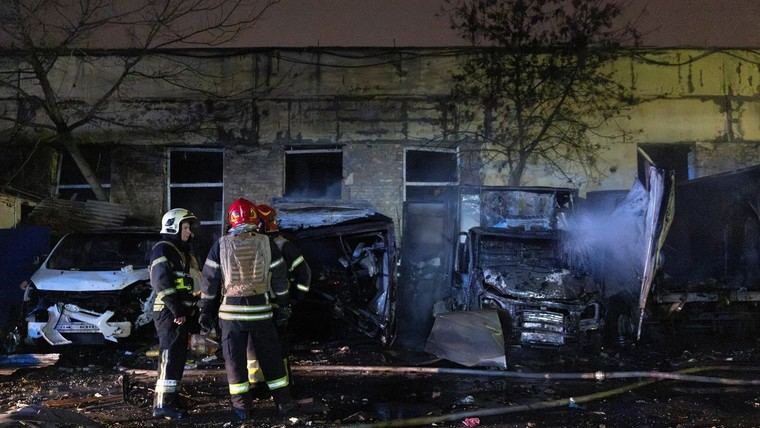 EEUU busca acuerdo en Abu Dabi mientras ataques rusos causan muertes en Kyiv