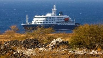 Crucero con hantavirus planea atracar en Canarias con 14 españoles a bordo