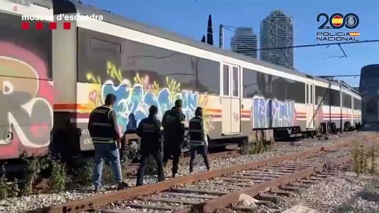 Detienen a 20 personas por más de 130 delitos por daños en trenes de Cataluña