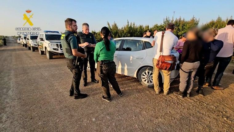 Dos detenidos por explotar a 200 trabajadores temporeros en condiciones inhumanas