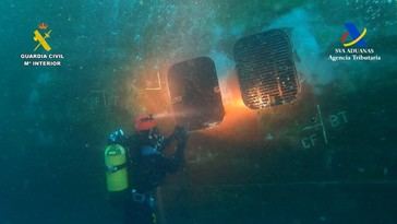 Tres detenidos en un espectacular hallazgo: 72 kilos de cocaína escondidos en un barco mercante