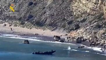 Detenido patrón de barco que intentó introducir a seis migrantes en Melilla