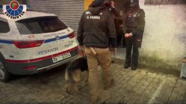 Detenido en Hernani un joven por tráfico de personas y sin licencia para conducir