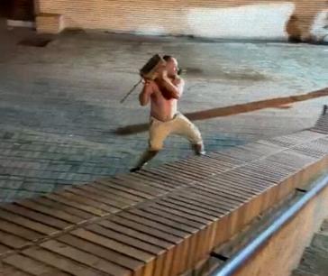 Detenido por atacar a la Policía con una piedra piedra de grandes dimensiones en La Cubierta de Leganés