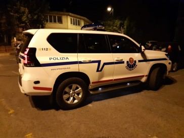 Detienen a dos jóvenes de origen magrebí por asalto violento en un bar de Donostia