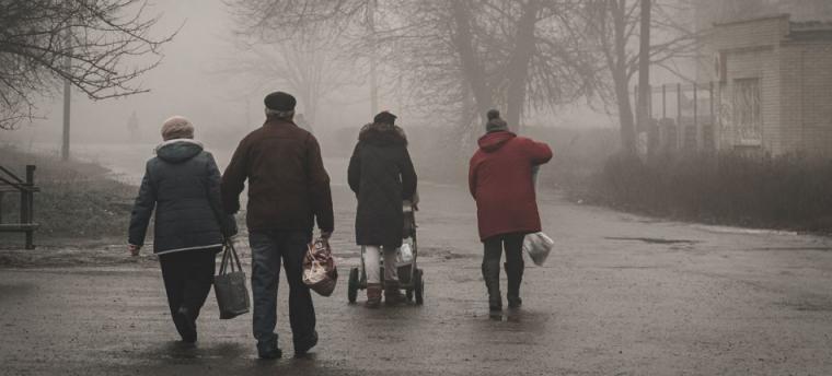 EEUU busca un acuerdo en Abu Dabi mientras ataques rusos causan muertes en Kiev