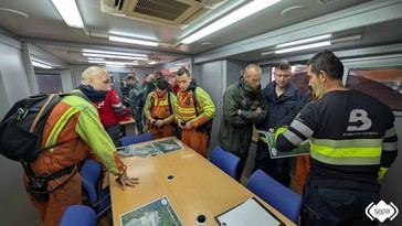Intensas labores de búsqueda para encontrar a un hombre desaparecido en Tineo