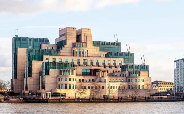 El MI6 busca espías en la dark web para reclutar reforzar la seguridad nacional