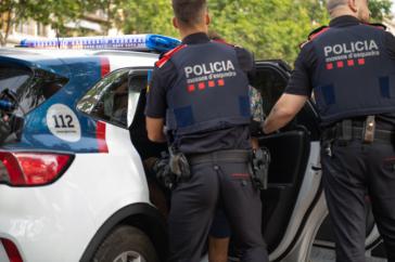 Hallan a una mujer sin vida en su casa: La policía revela signos inquietantes de violencia
