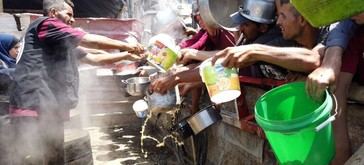 Crisis alimentaria en Gaza: desesperación por un plato de lentejas