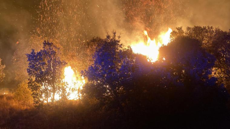Impactante: Bomberos de Castilla y León luchan contra incendios sin dormir más de 24 horas