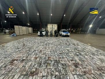 Desmantelan red de narcotráfico y confiscan más de 21 toneladas de cocaína en España y Ecuador
