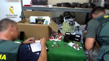 La Guardia Civil incauta más de 8.200 artículos falsificados en Granada