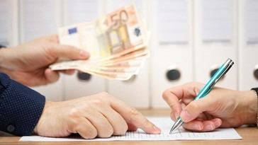 Escándalo en Italia: Incautan €1.1 millones en un caso de corrupción que involucra a funcionarios públicos y policías