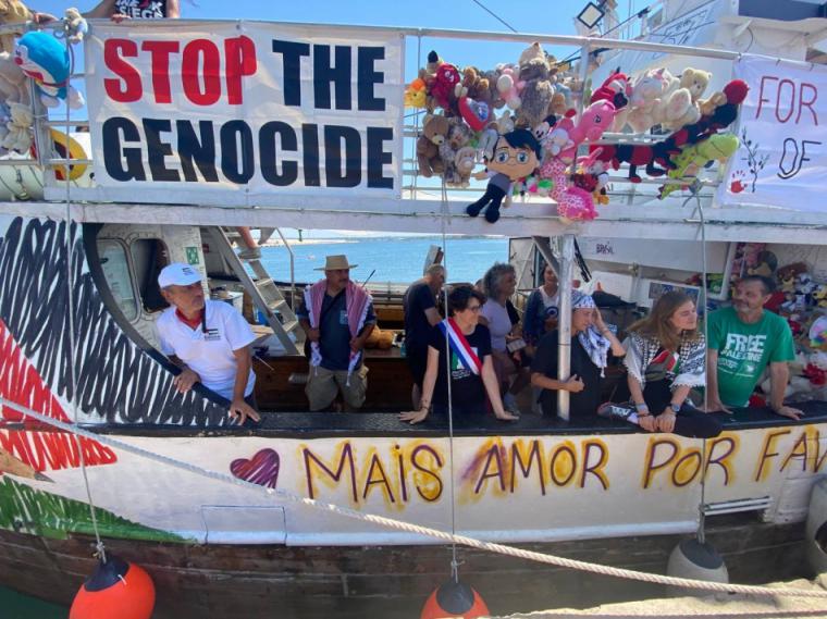 La Flotilla humanitaria hacia Gaza se enfrenta a las advertencias de Italia