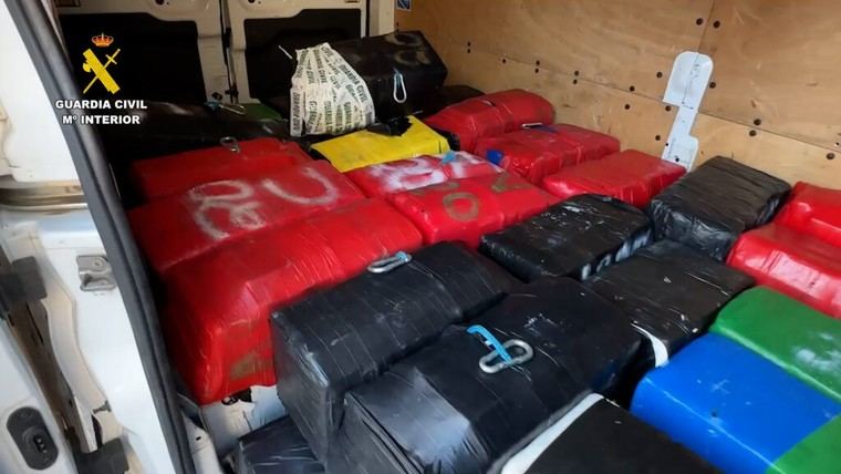 La Guardia Civil frustra el ingreso de 1.500 kg de cocaína en Cádiz