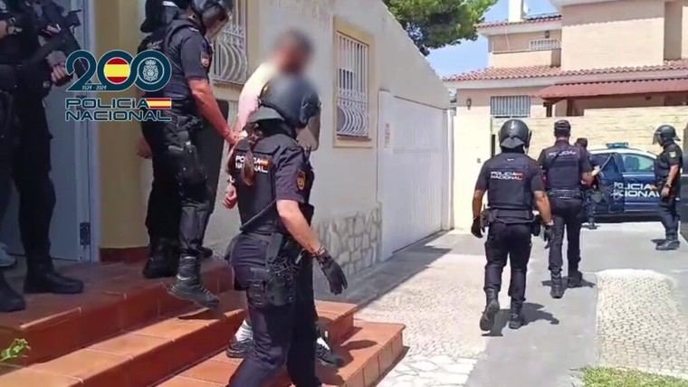Tiroteo, drogas y una vida de lujo: Así fueron atrapados los fugitivos más buscados de Francia en España