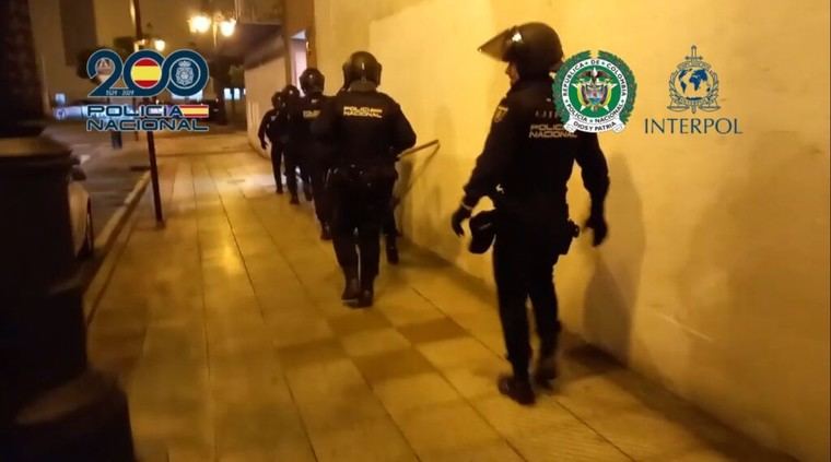 Policía Nacional desmantela red de trata y libera a ocho mujeres en Oviedo
