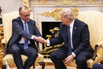 Macron expresa apoyo a Sánchez ante amenazas de Trump