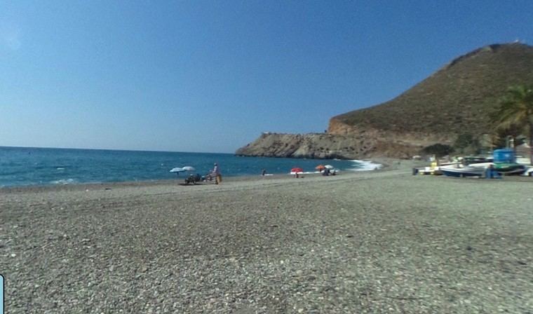 Fallece una bañista en la Playa del Sotillo, Gualchos