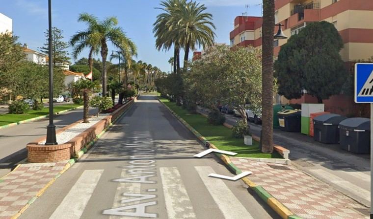 Trágico accidente en Los Barrios deja una mujer fallecida y un motorista herido