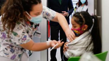 Escándalo en Bizkaia: Una enfermera se enfrenta a 12 años de cárcel por falsificar vacunaciones de más de 400 niños