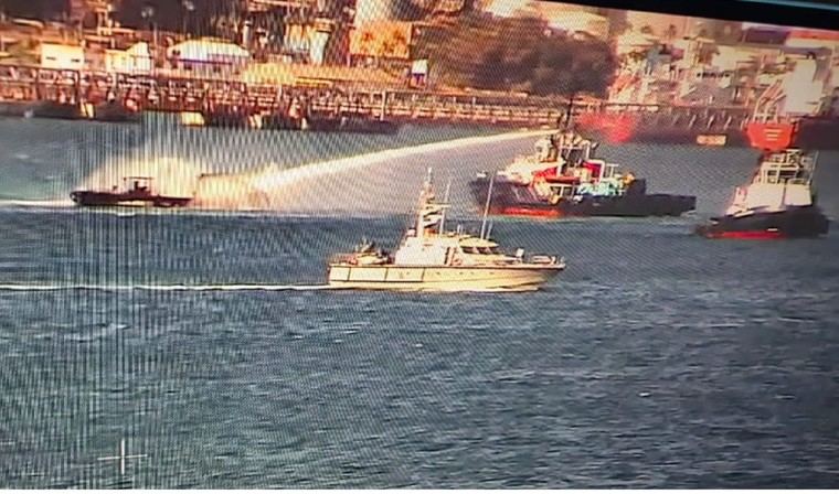 Milagro en el mar: Siete tripulantes salvan la vida tras un aterrador incendio en Cádiz