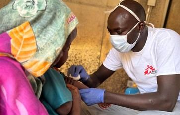 Vacunación masiva contra el sarampión en Darfur, Sudán